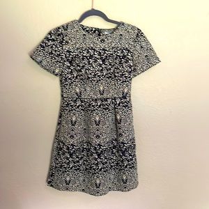 H&M dress size 6 WITH POCKETS